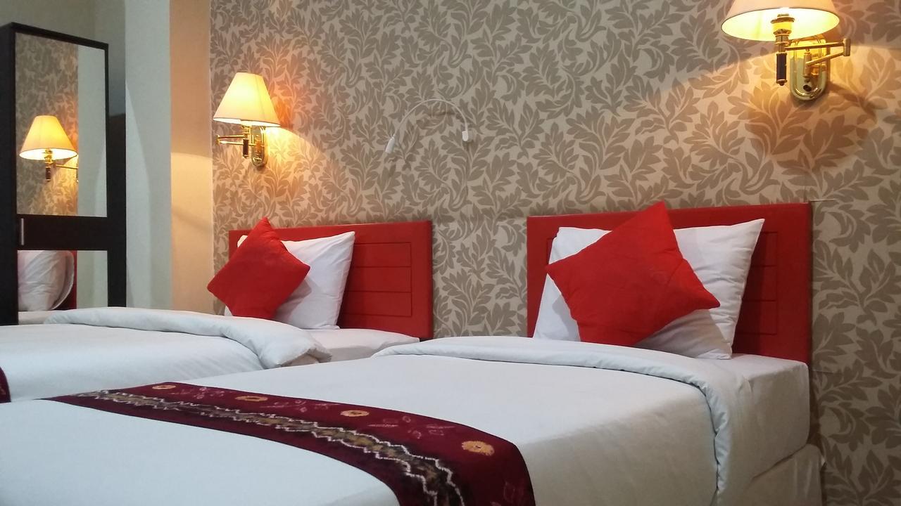 Queen City Hotel Banjarmasin Banjarmasin  Exteriör bild